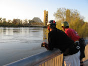 Gordon and Steve look at the Sacramento River on the April 17, 2006 Monday Night Skate.