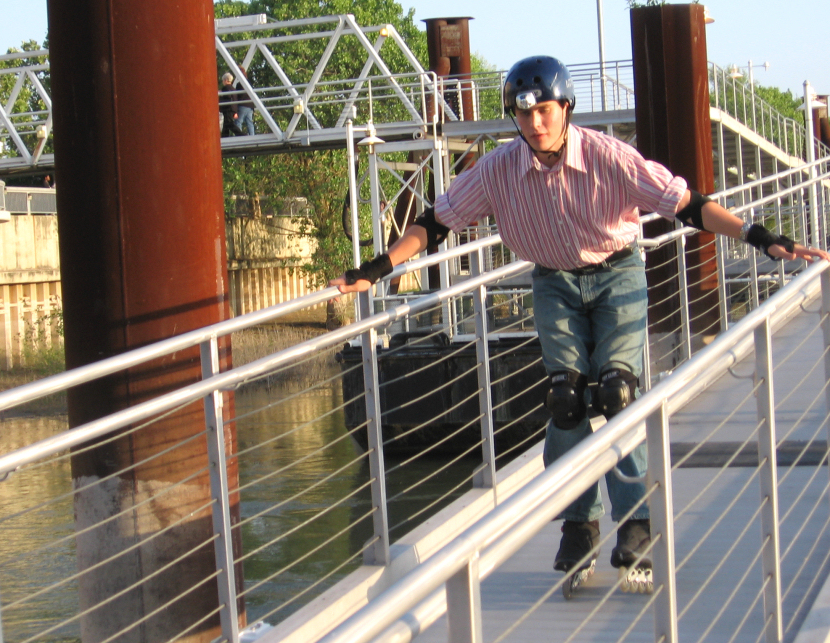 Dan skates down a ramp near the waterfront on the May 22, 2006 Monday Night Skate.